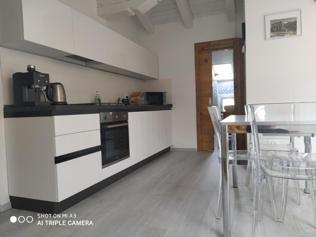 Un Oeil Sur La Cathedrale Apartment อาออสตา ภายนอก รูปภาพ